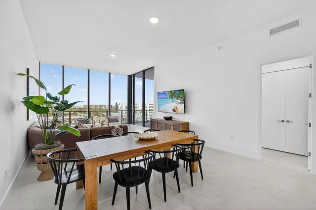 Nautilus 220 Unit 605 photo 19