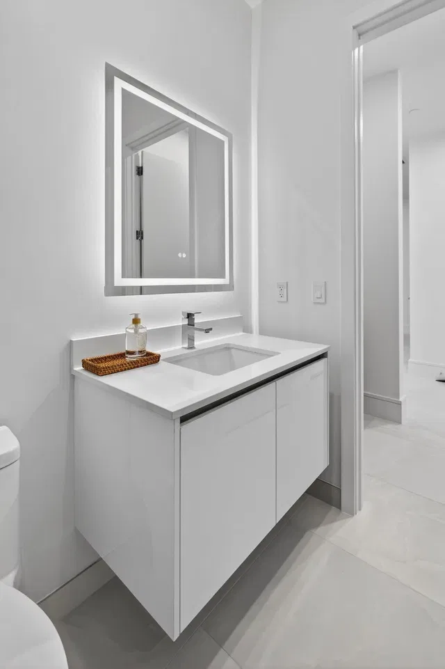Nautilus 220 Unit 605 photo 32
