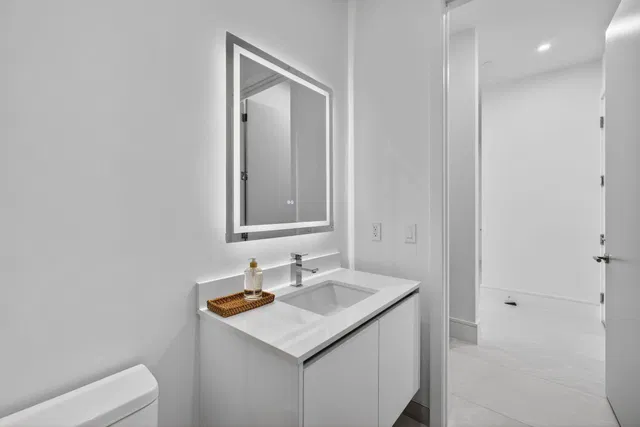 Nautilus 220 Unit 605 photo 33