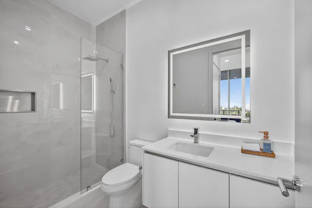 Nautilus 220 Unit 605 photo 52