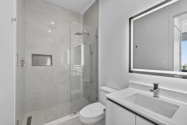 Nautilus 220 Unit 605 photo 53