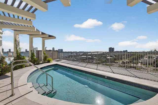 Nautilus 220 Unit 605 photo 67