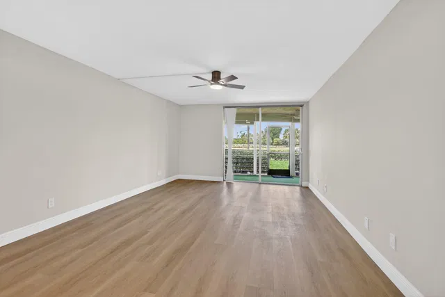 Unit 109 photo 10