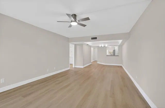 Unit 109 photo 11
