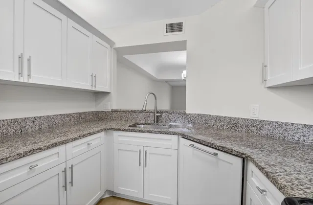 Unit 109 photo 15