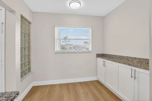 Unit 109 photo 17