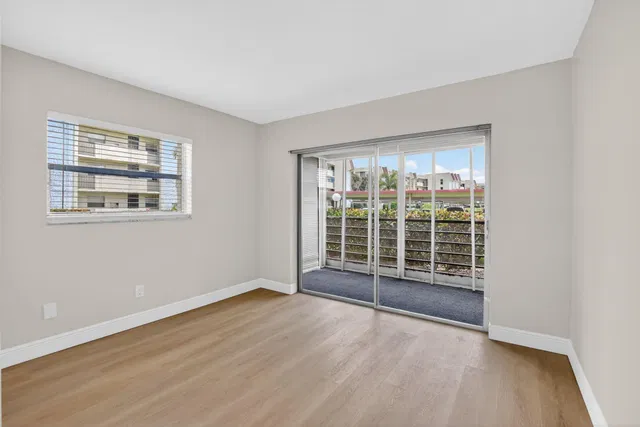 Unit 109 photo 28