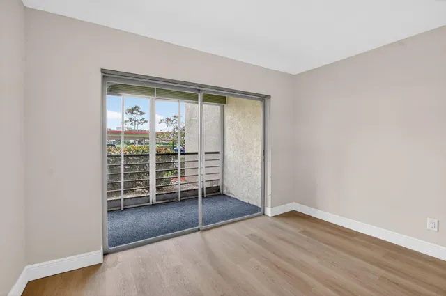Unit 109 photo 29