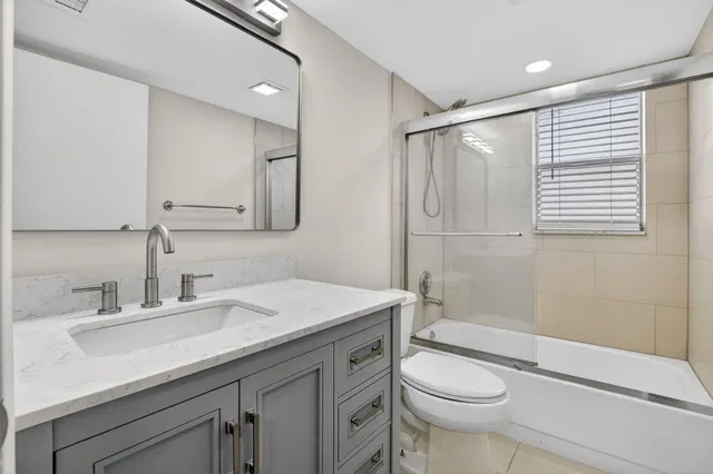 Unit 109 photo 31