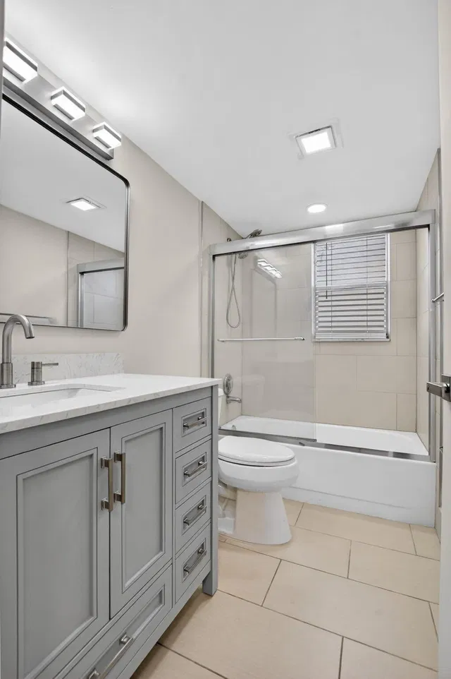 Unit 109 photo 32