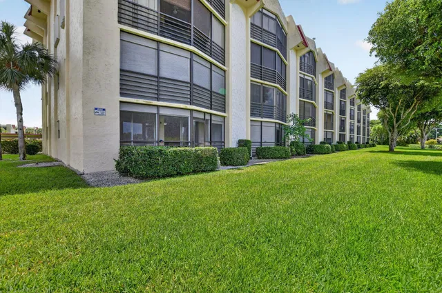 Unit 109 photo 38