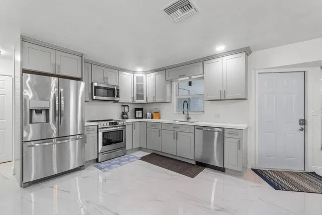 West Palm Beach Residence photo 13