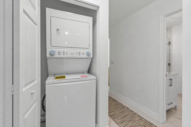 West Palm Beach Residence photo 18