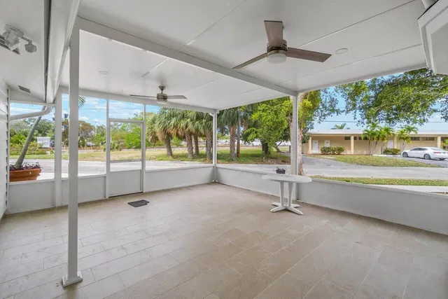 West Palm Beach Residence photo 33