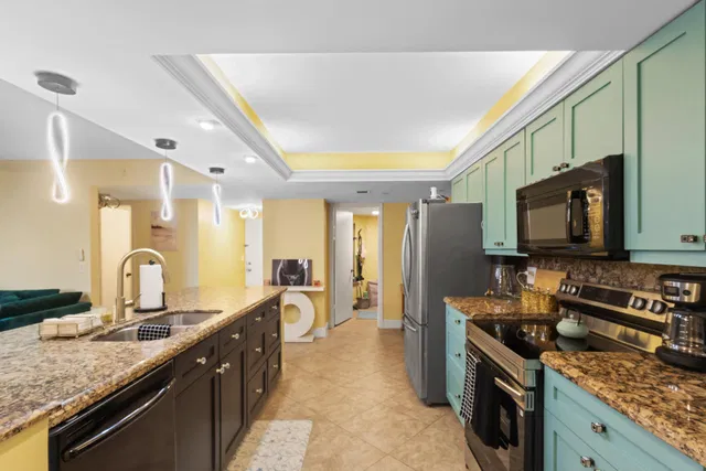 Unit 8208 photo 3