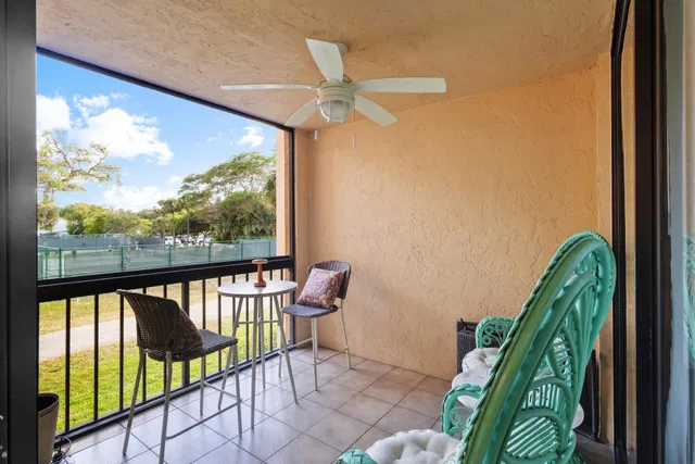 Unit 8208 photo 9