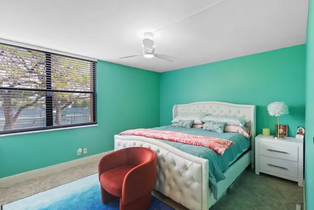Unit 8208 photo 12