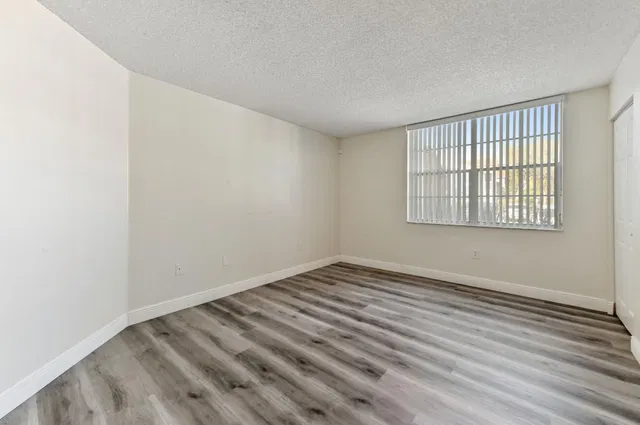 Unit 107 photo 12