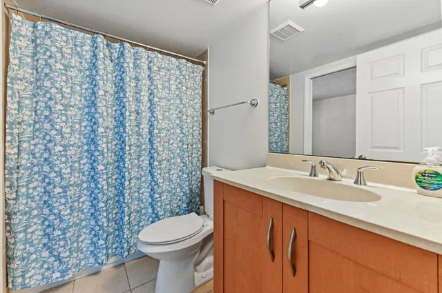Unit 107 photo 14