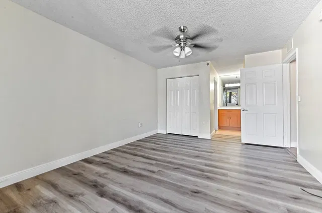 Unit 107 photo 19