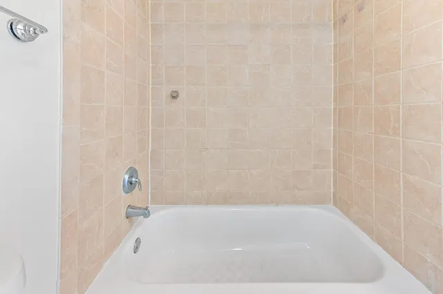 Unit 107 photo 23