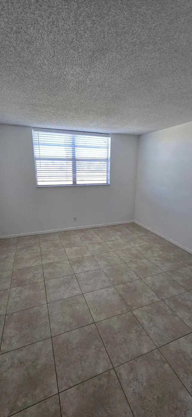 Unit 531 photo 14
