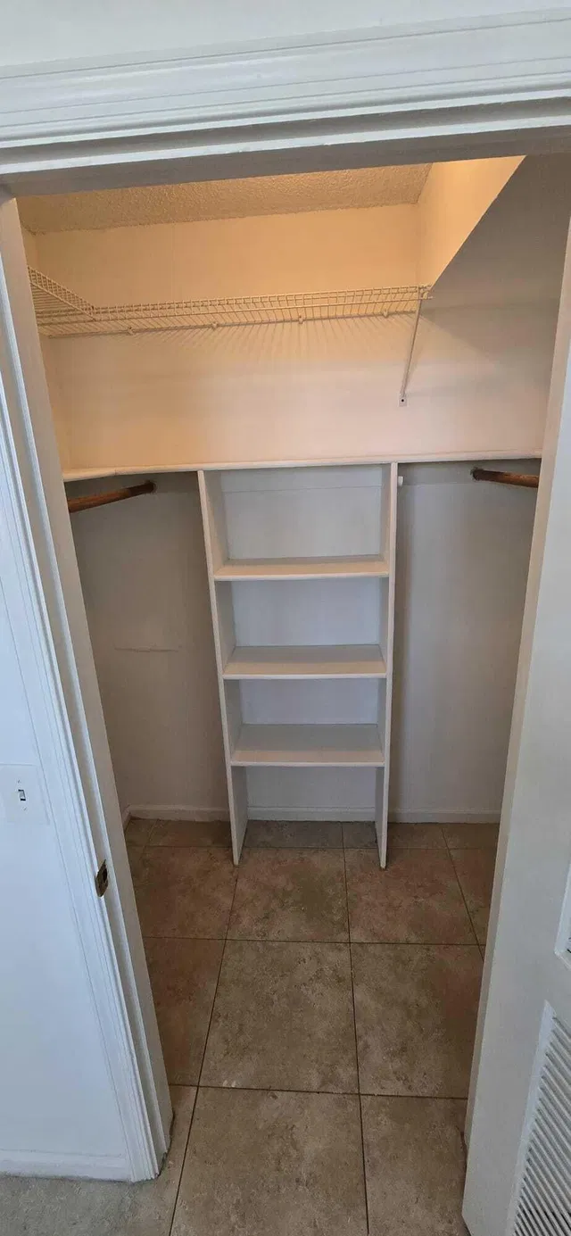Unit 531 photo 18