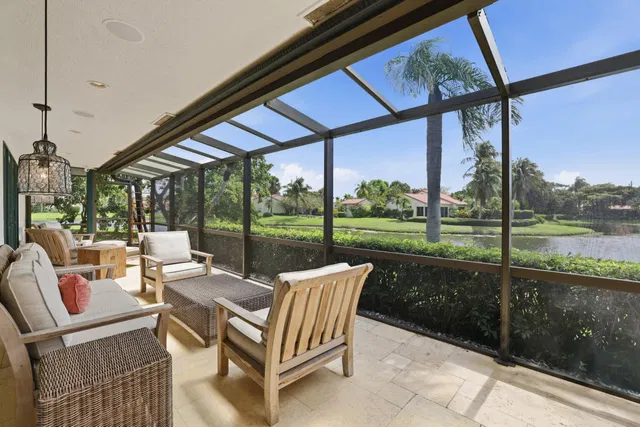 Pebblewood Residence photo 3
