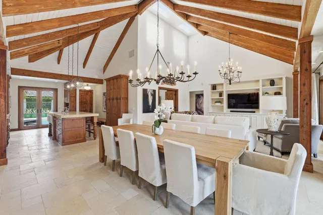 Pebblewood Residence photo 4