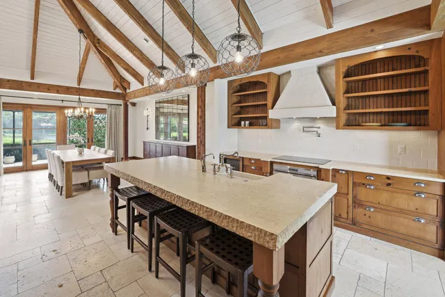 Pebblewood Residence photo 8