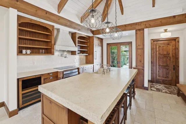 Pebblewood Residence photo 9