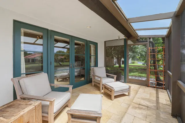 Pebblewood Residence photo 24