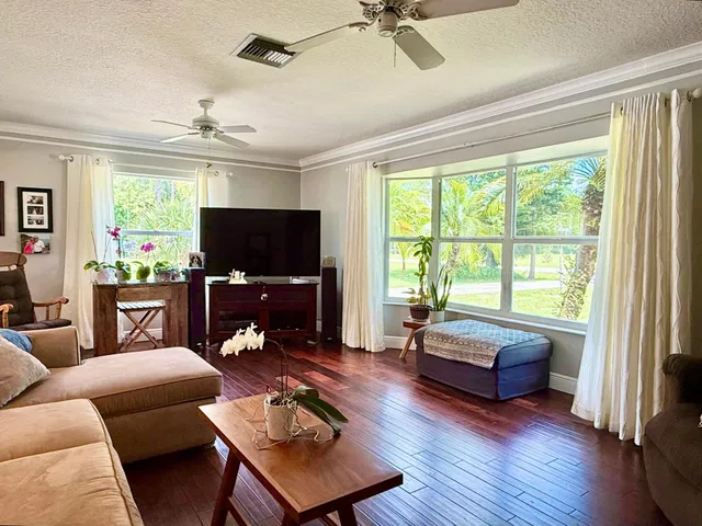  Residence photo 5