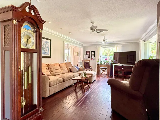  Residence photo 7