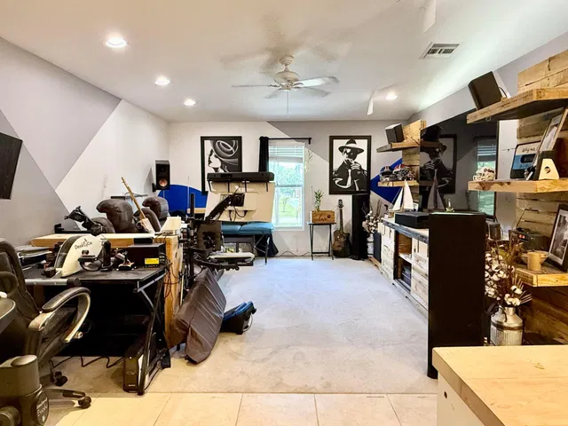  Residence photo 66