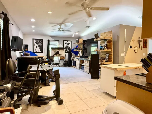  Residence photo 67