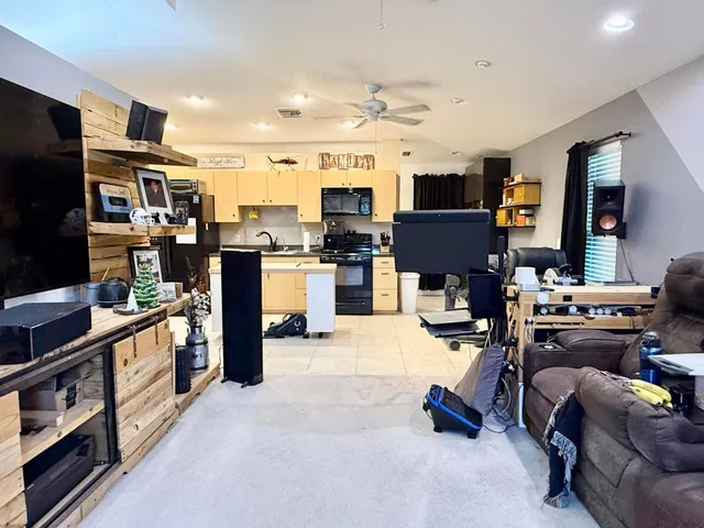  Residence photo 70