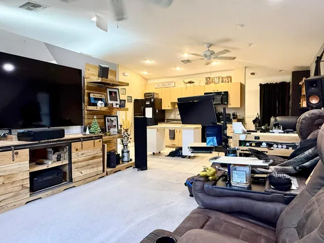  Residence photo 71