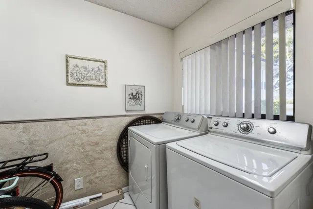 Unit 43 photo 20