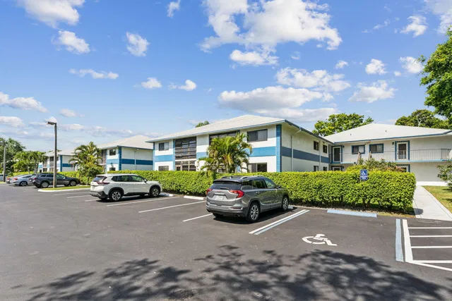 Unit 43 photo 25