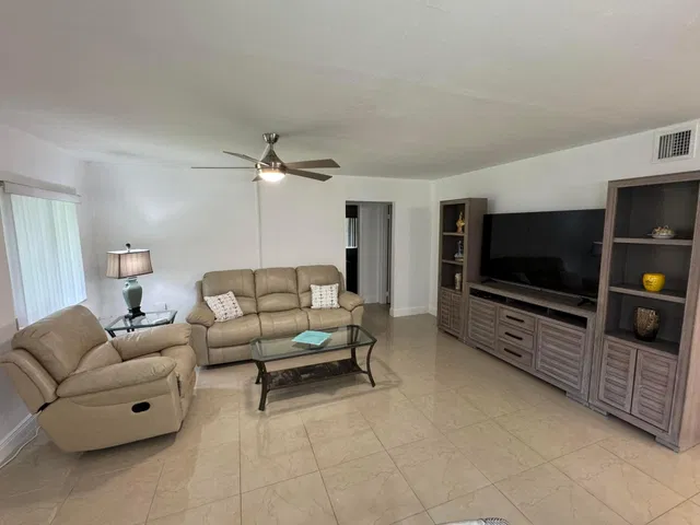 Unit C-1 photo 10
