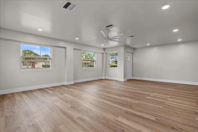 Residence photo 2