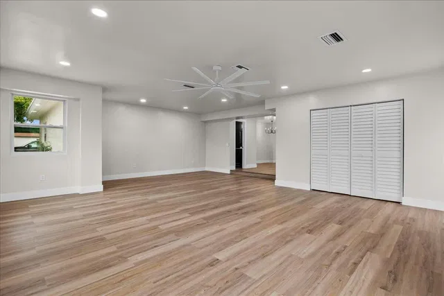Residence photo 3