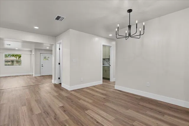 Residence photo 8