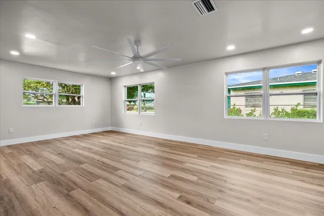 Residence photo 16