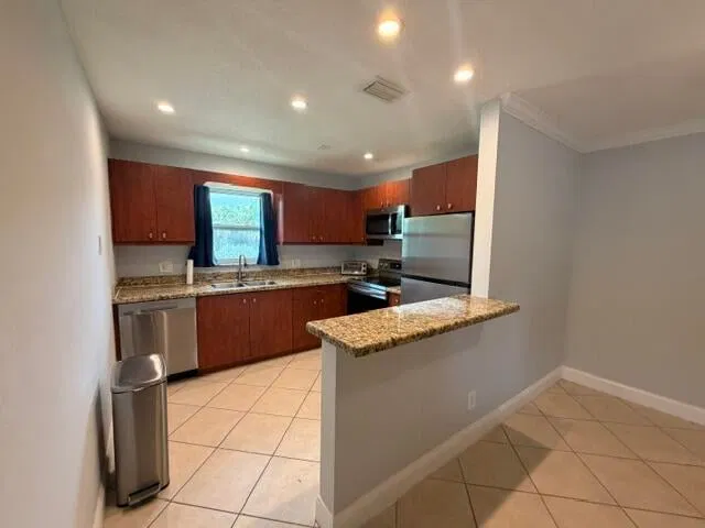 Residence photo 2
