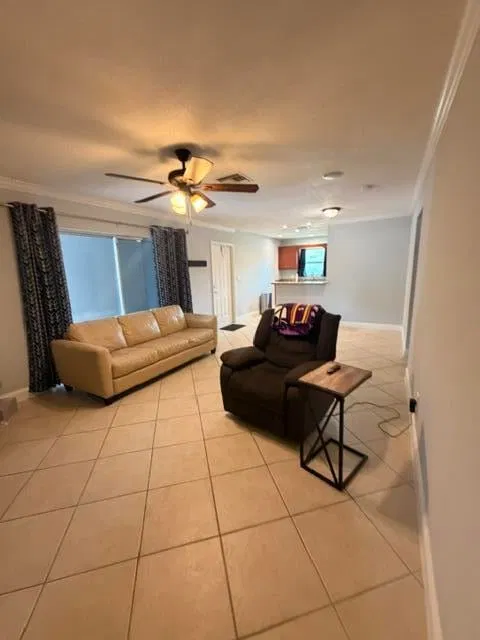 Residence photo 4