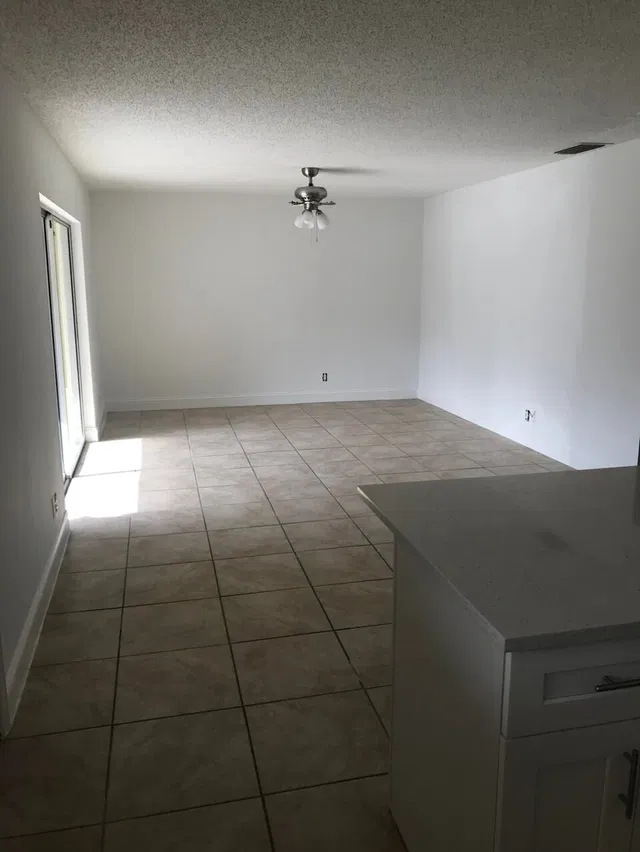 Residence photo 6