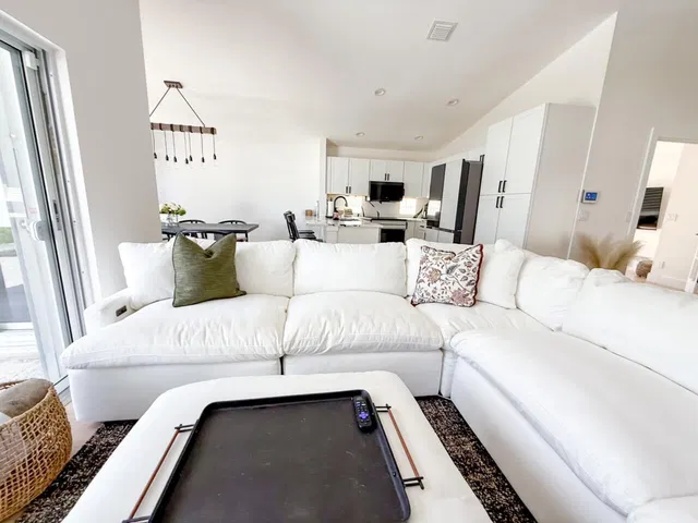 Residence photo 3