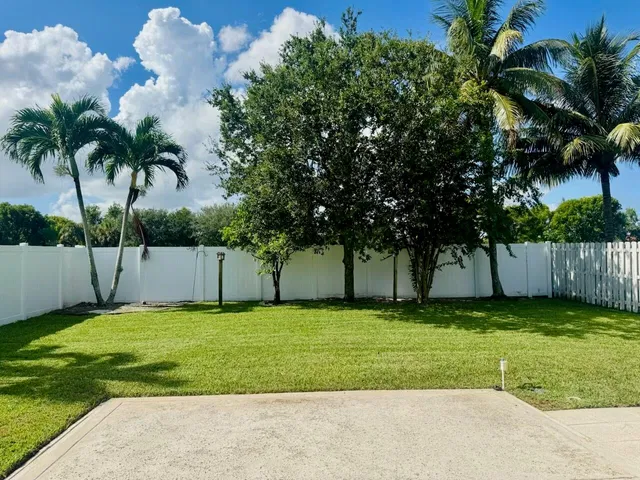 Residence photo 38